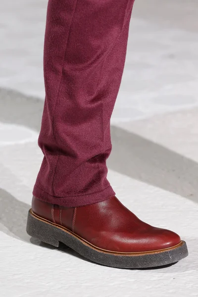 Look 14